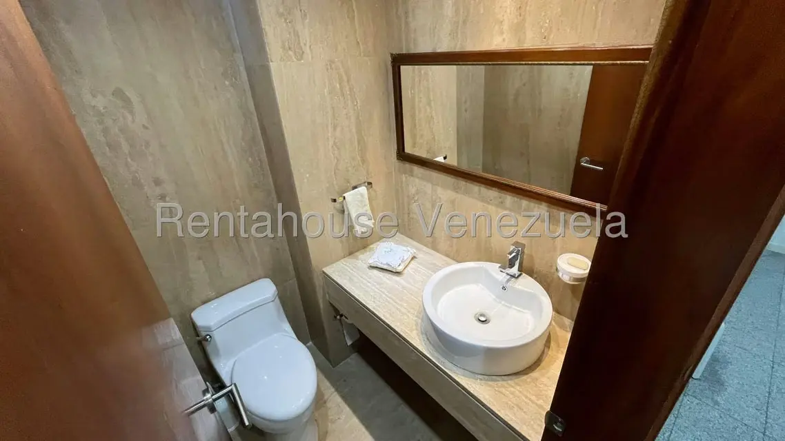 Apartamento (1 Nivel) en Venta en Los Chorros, Distrito Metropolitano - 11