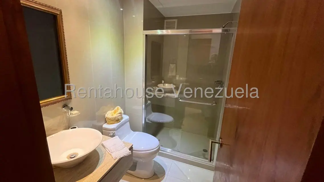 Apartamento (1 Nivel) en Venta en Los Chorros, Distrito Metropolitano - 26