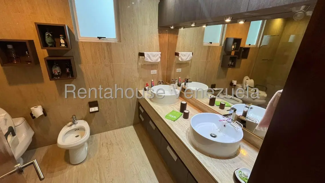 Apartamento (1 Nivel) en Venta en Los Chorros, Distrito Metropolitano - 38