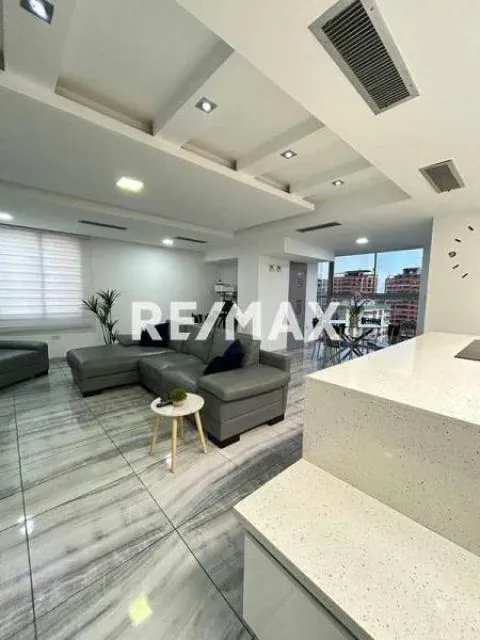 HERMOSO PH EN VENTA RESD. PLATINUM PALACE, EL BOSQUE - 2
