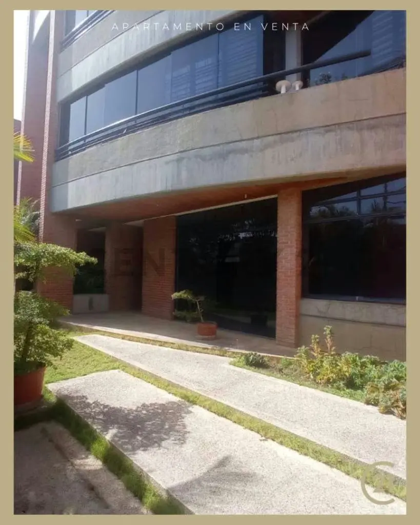 Apartamento con buenos acabados en urbanismo exclusivo - 3