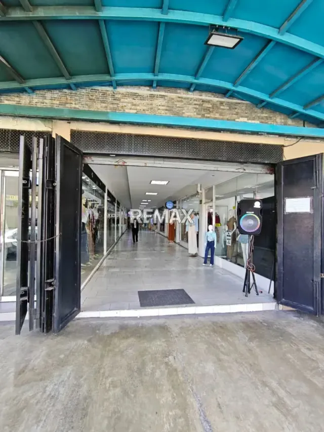 LOCAL EN VENTA UBICADO EN LA CARRERA 19 ENTRE CALLES 22 Y 23 - 3