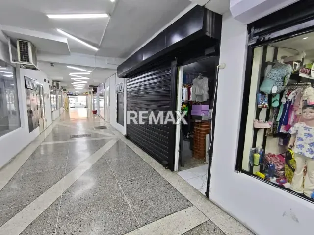 LOCAL EN VENTA UBICADO EN LA CARRERA 19 ENTRE CALLES 22 Y 23 - 4