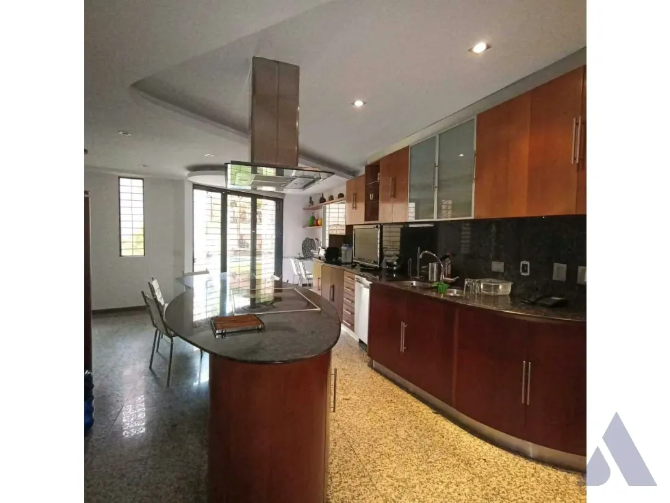 Vendo PB dúplex 600m2 Los Samanes 1504 - 22
