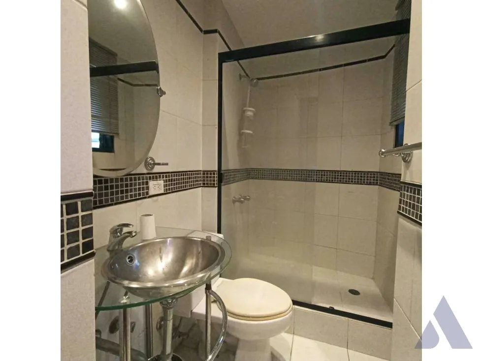 Vendo PB dúplex 600m2 Los Samanes 1504 - 40