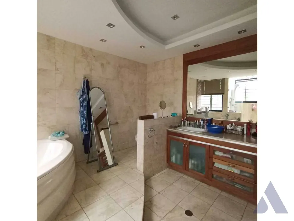 Vendo PB dúplex 600m2 Los Samanes 1504 - 46