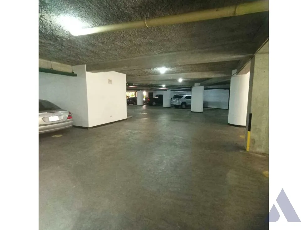 Vendo PB dúplex 600m2 Los Samanes 1504 - 57