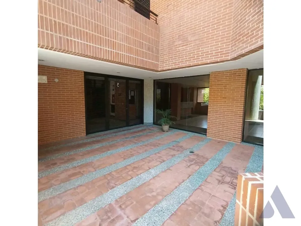 Vendo PB dúplex 600m2 Los Samanes 1504 - 8