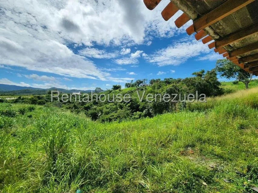 Casa (1 Nivel) en Venta en Ave Intercomunal, Lara - 35