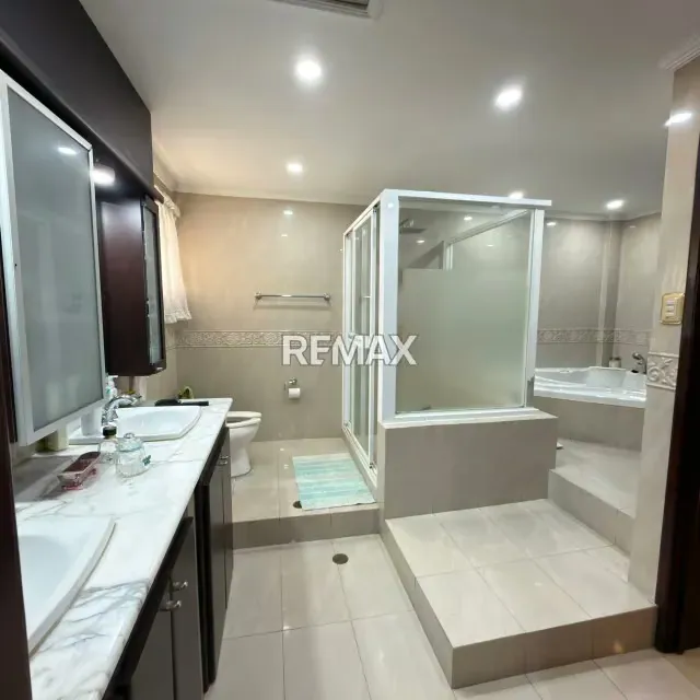 Quinta Urb. El Pedregal I 3 niveles con vista al Valle - 11