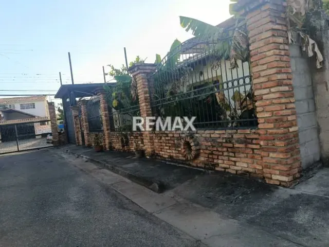 EN VENTA HERMOSA CASA EN ARJONA - 19