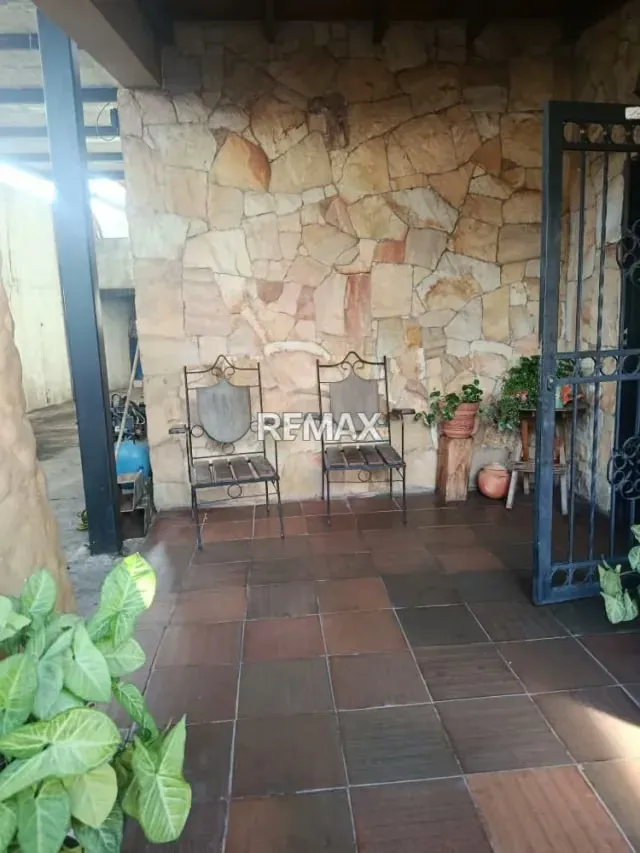EN VENTA HERMOSA CASA EN ARJONA - 3
