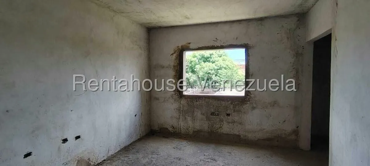 Townhouse (Multiples Niveles) en Venta en Avenida Vargas, Zulia - 12