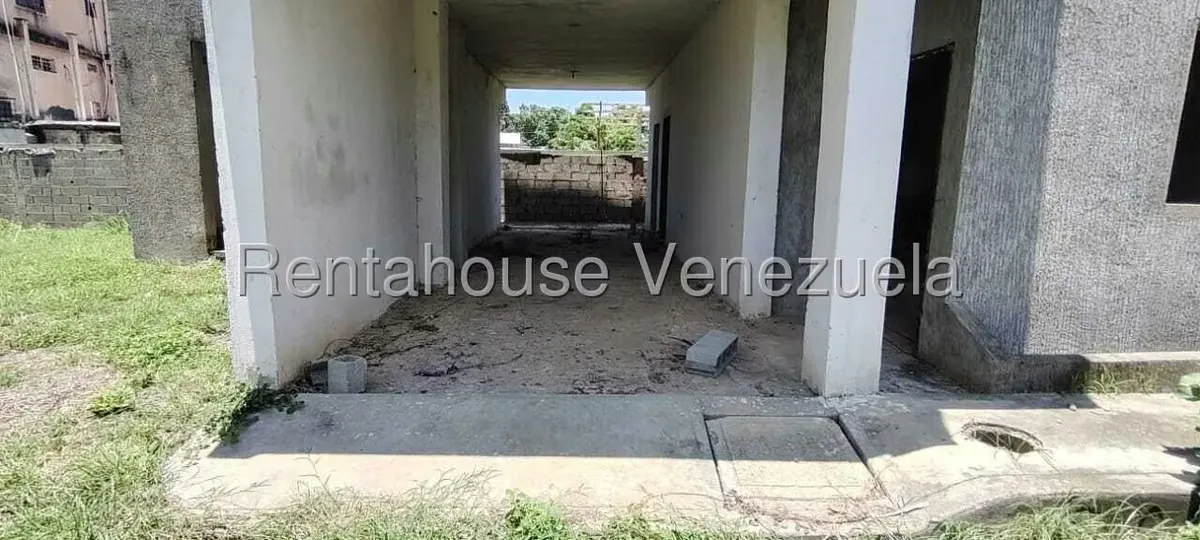 Townhouse (Multiples Niveles) en Venta en Avenida Vargas, Zulia - 3