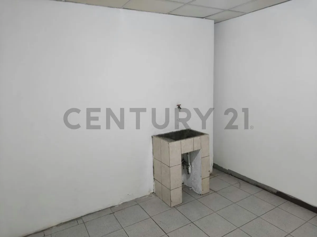 Se alquila Local comercial en Santa Monica IZ - 13