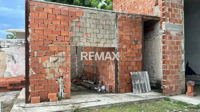 EN VENTA EXCELENTE TERRENO UBICADO EN LA COOPERATIVA. - 2