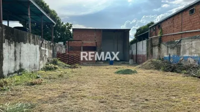 EN VENTA EXCELENTE TERRENO UBICADO EN LA COOPERATIVA. - 5