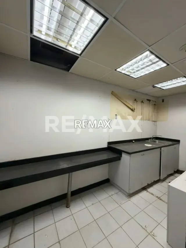 Local comercial en venta antiguo banco de Venezuela - 3