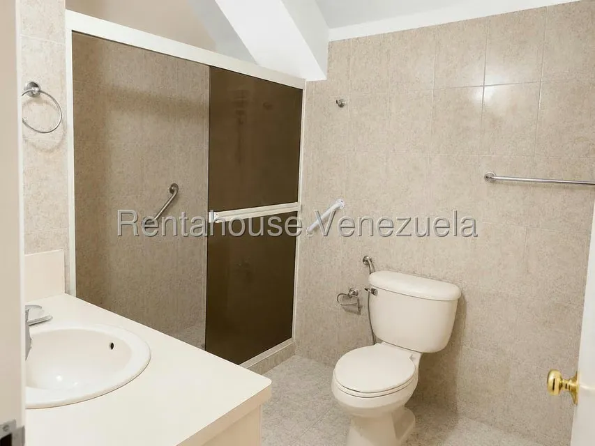 Apartamento (Penthouse) en Venta en Las Esmeraldas, Distrito Metropolitano - 30