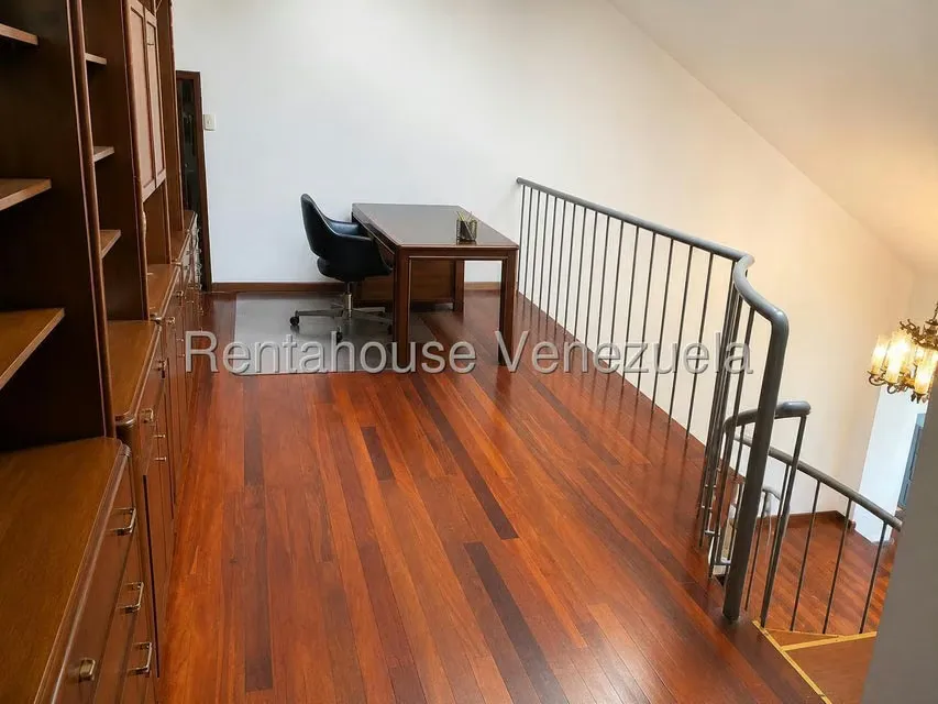 Apartamento (Penthouse) en Venta en Las Esmeraldas, Distrito Metropolitano - 32