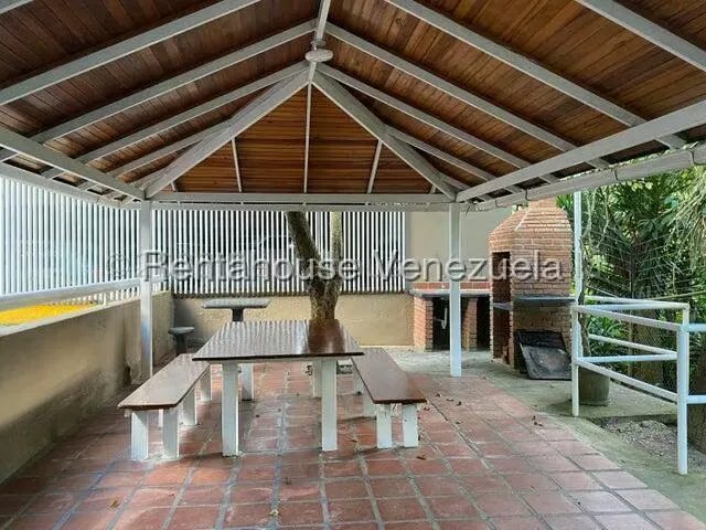 Apartamento (Penthouse) en Venta en Las Esmeraldas, Distrito Metropolitano - 44