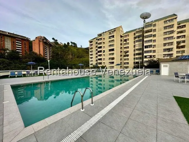 Apartamento (Penthouse) en Venta en Las Esmeraldas, Distrito Metropolitano - 65