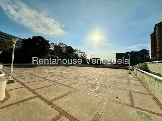 Apartamento (Penthouse) en Venta en Las Esmeraldas, Distrito Metropolitano - 68