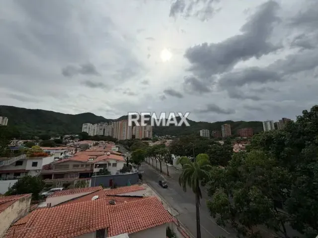 PENTHOUSE TRIPLEX ubicado en La urbanización Parral. - 3