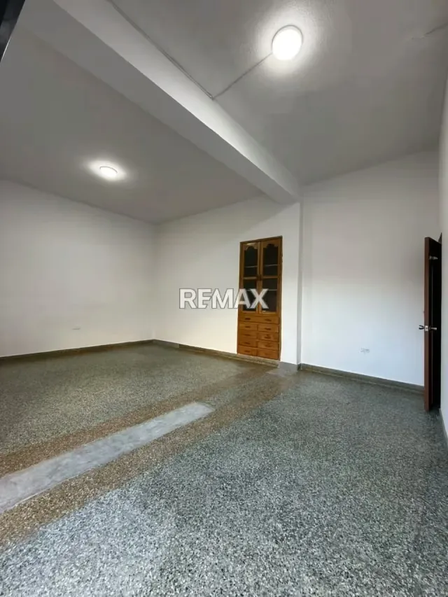 Local Comercial en Alquiler en Barrio Obrero pasaje Pirineos con carrera 24 Diagonal a Panadería Casa Vieja - 5