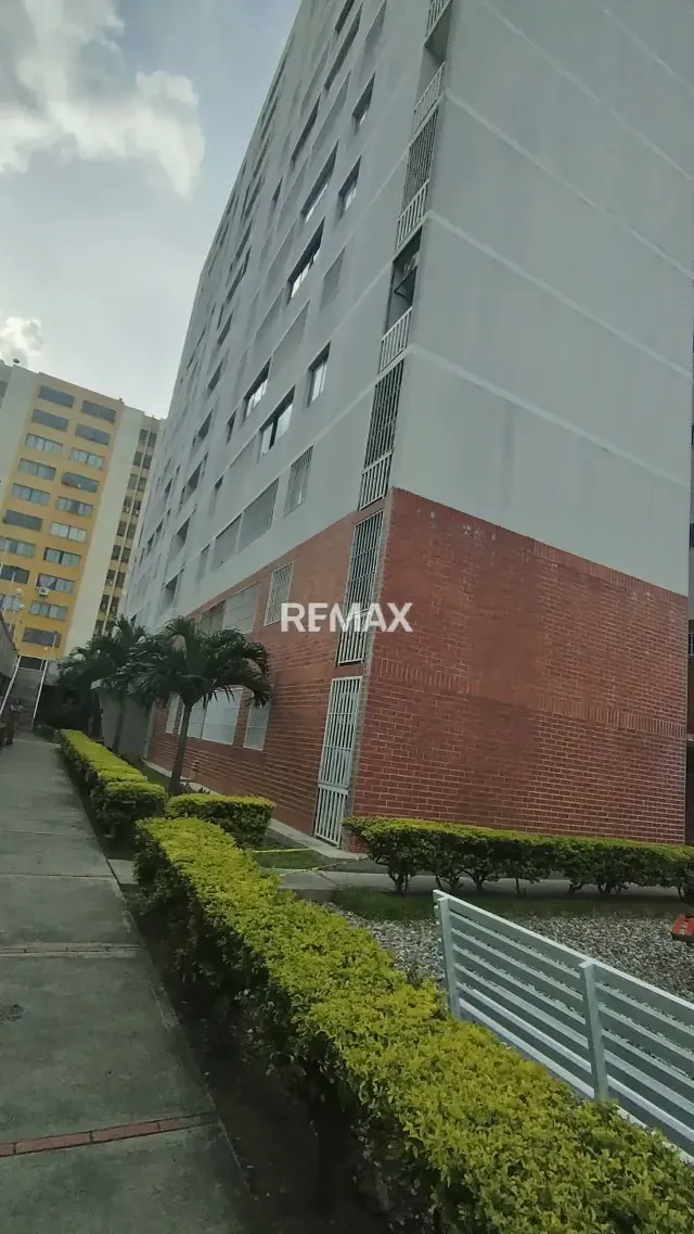En Venta Apartamento en la Zona Oeste Residencia Sotavento II - 2