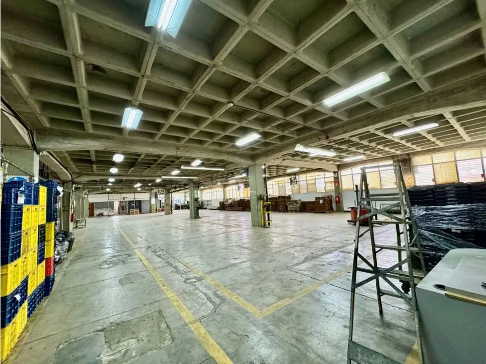Se vende y/o alquila edificio.industrial 7.494m2 Los Teques - 11