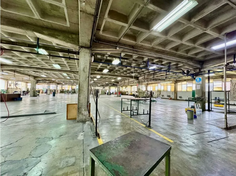 Se vende y/o alquila edificio.industrial 7.494m2 Los Teques - 17