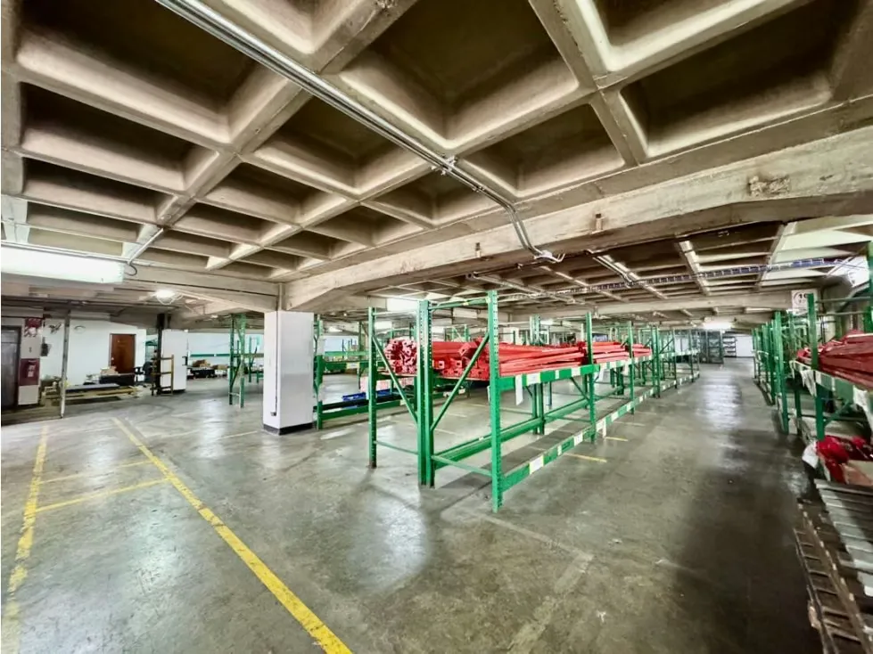 Se vende y/o alquila edificio.industrial 7.494m2 Los Teques - 3