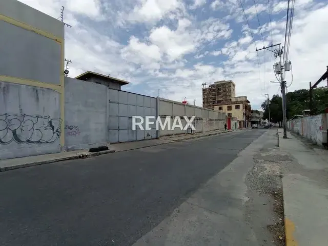 ALQUILER LOCAL COMERCIAL 150m2 CALLE 17 - 2