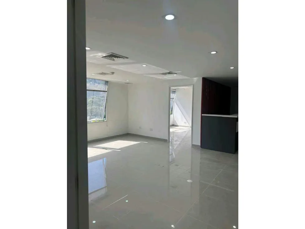 Alquilo oficina 90m2 Las Mercedes 6411 - 2