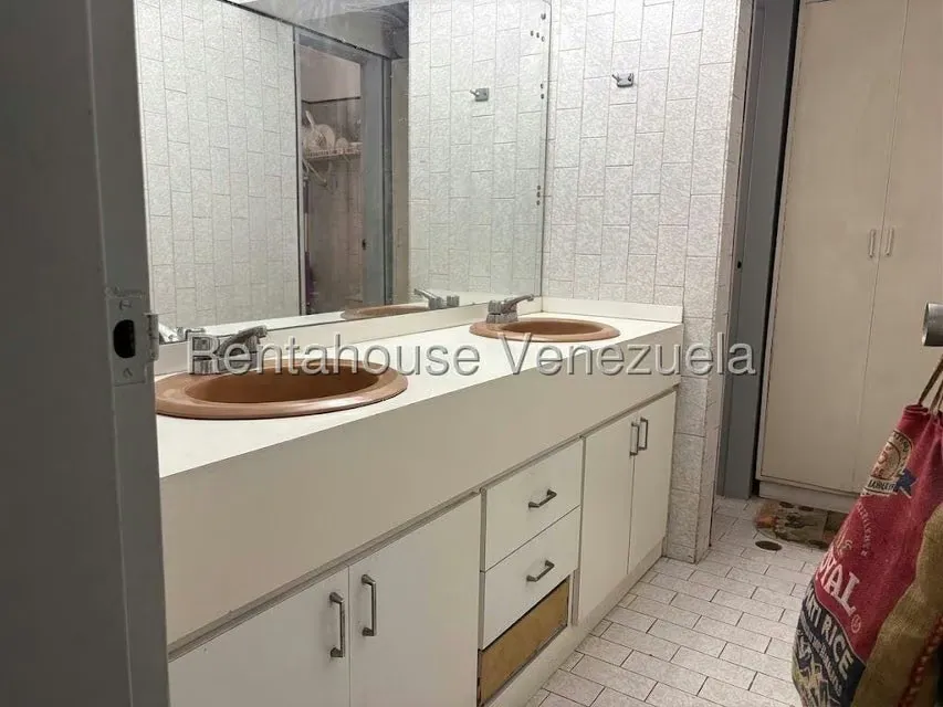 Apartamento (1 Nivel) en Venta en El Rosal, Distrito Metropolitano - 32