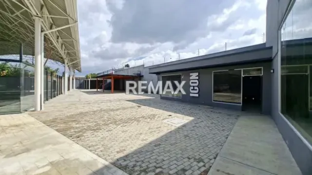 Locales Comerciales exclusivos con dimension de 300 m²y , ubicados en San Diego. 950$ el M2. - 5