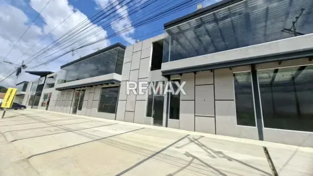 Locales Comerciales exclusivos con dimension de 300 m²y , ubicados en San Diego. 950$ el M2. - 6
