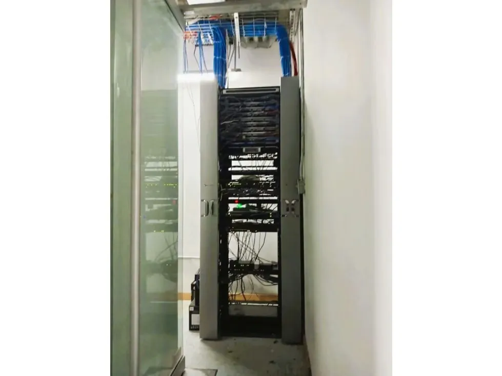 Alquilo oficina 586m2 La Urbina 5383 - 17