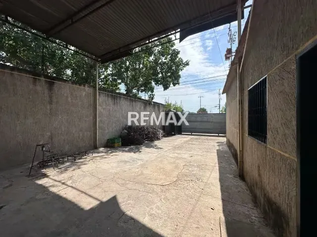 GALPÓN CON TERRENO EN ALQUILER AV INTERCOMUNAL CABIMAS - 12