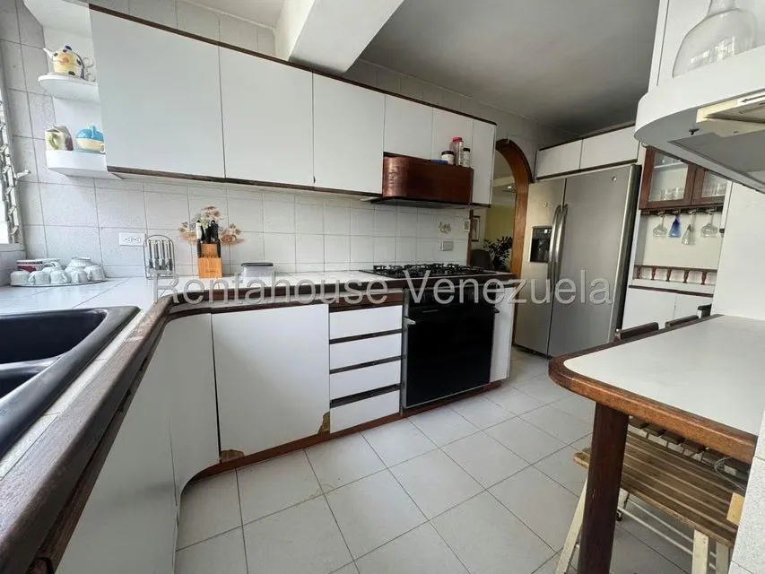 Apartamento (1 Nivel) en Alquiler en Santa Paula, Distrito Metropolitano - 11