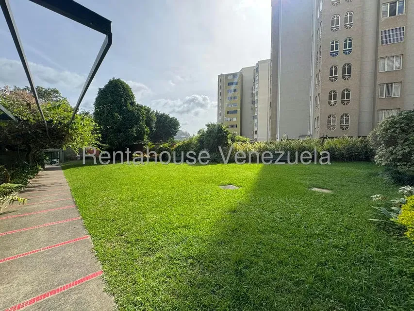 Apartamento (1 Nivel) en Alquiler en Santa Paula, Distrito Metropolitano - 18