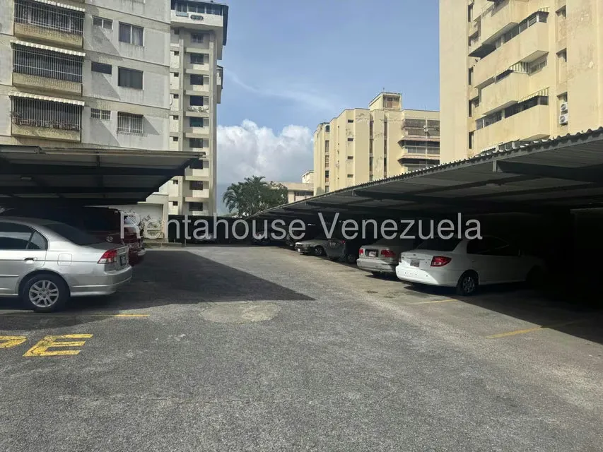 Apartamento (1 Nivel) en Alquiler en Santa Paula, Distrito Metropolitano - 19