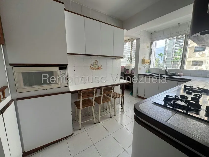 Apartamento (1 Nivel) en Alquiler en Santa Paula, Distrito Metropolitano - 10