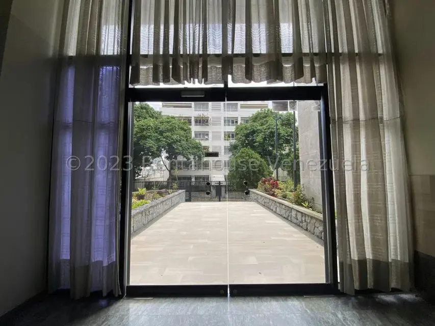 Local Comercial en Alquiler en Santa Eduvigis, Distrito Metropolitano - 33