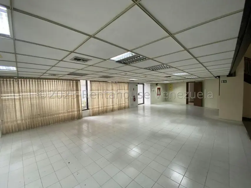Local Comercial en Alquiler en Santa Eduvigis, Distrito Metropolitano - 9