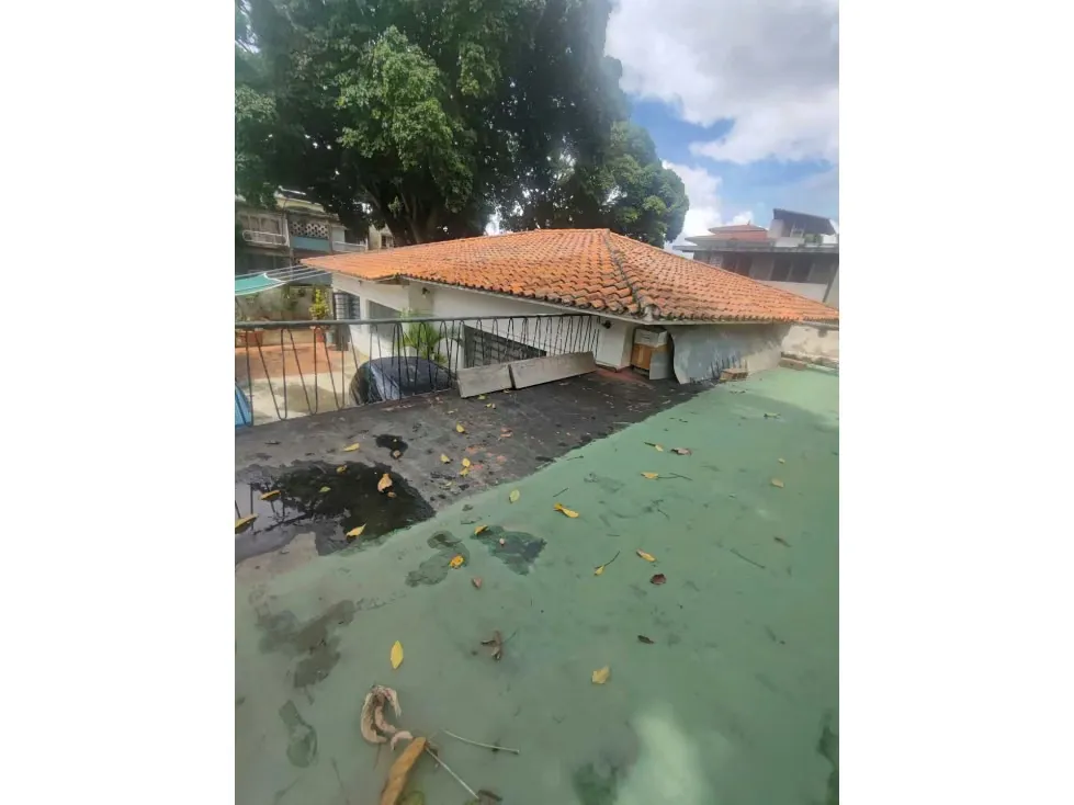 Se vende casa para remodelar 490m2 Altamira 0725 - 8