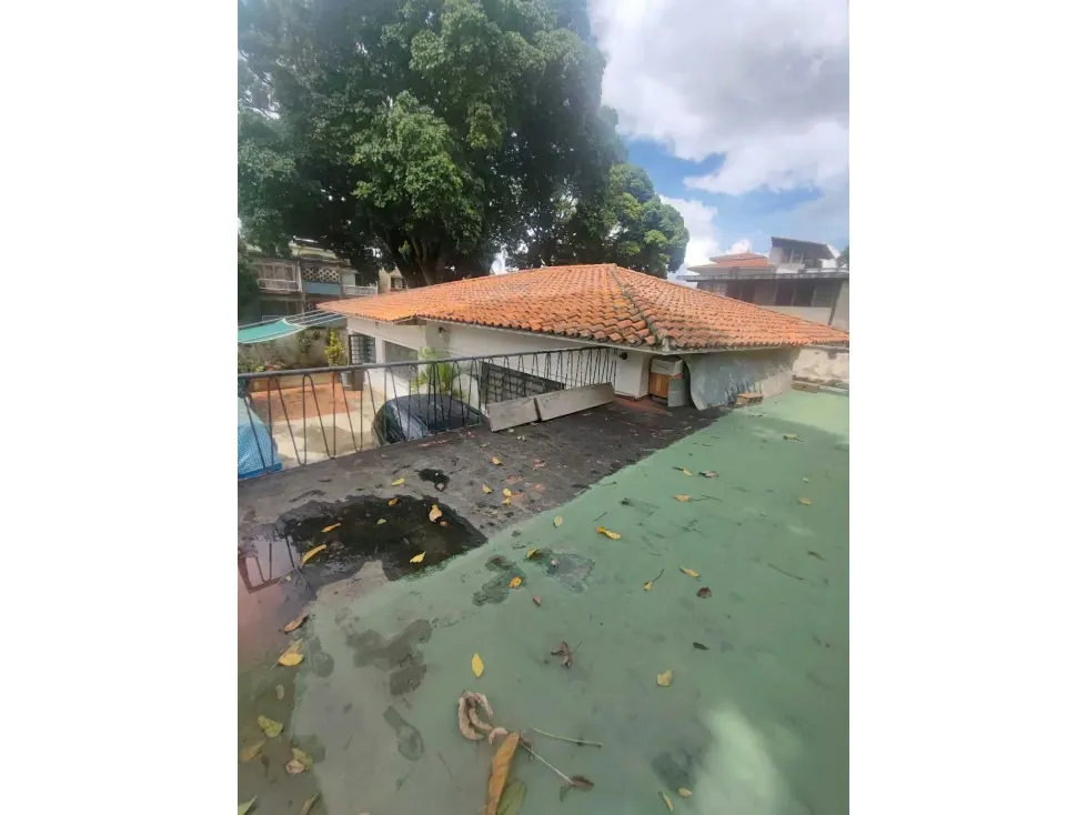 Se vende casa para remodelar 490m2 Altamira 0725 - 9