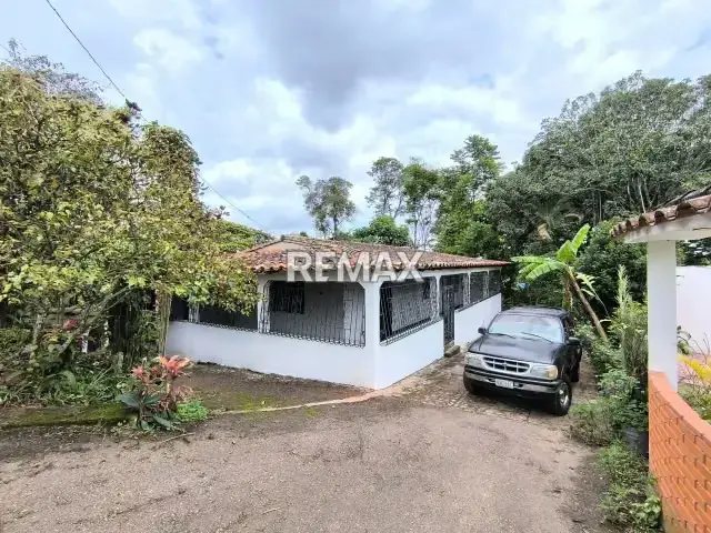 En Venta!! CASA + TERRENO Ubicado En San Rafael de cordero