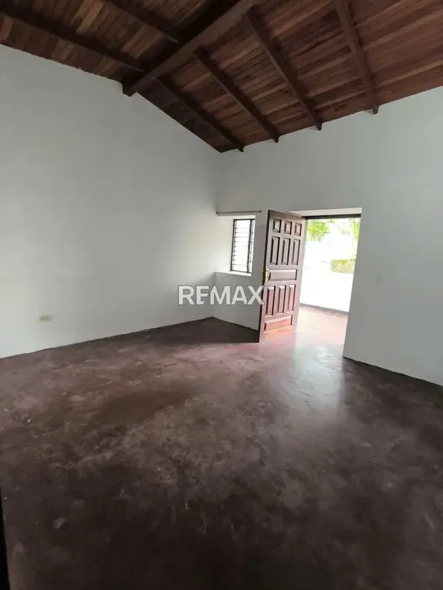 En Venta!! CASA + TERRENO Ubicado En San Rafael de cordero - 4